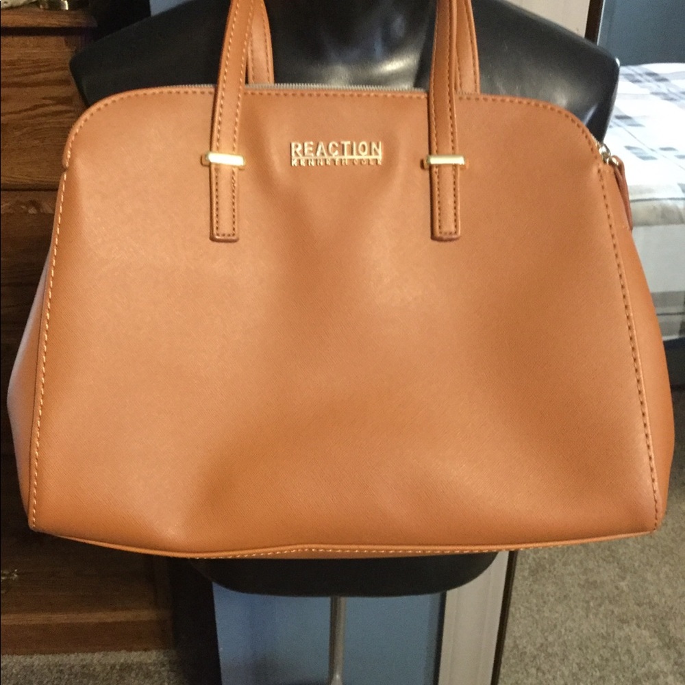 Great roomy purse